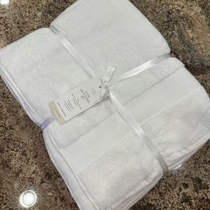 Boll and Branch Towel Set
